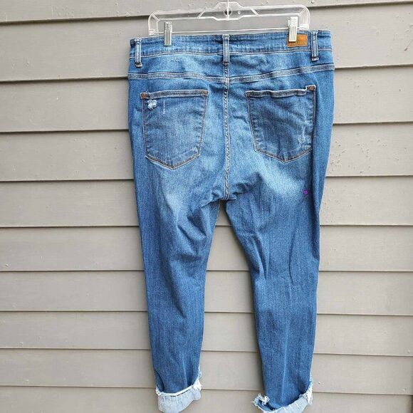Judy Blue Distressed Skinny Fit with Cuffs size 18W - Picture 12 of 16